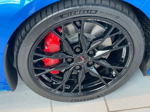 Used 2025 Chevrolet Corvette Stingray Premium Cpe w/ Z51 Performance Package image 23