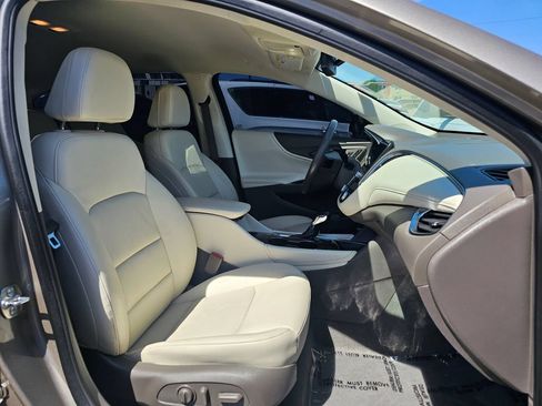 Used 2024 Chevrolet Malibu LT FWD image 11