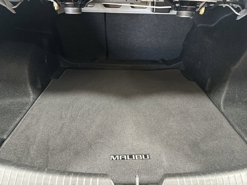 Used 2018 Chevrolet Malibu Premier FWD image 28