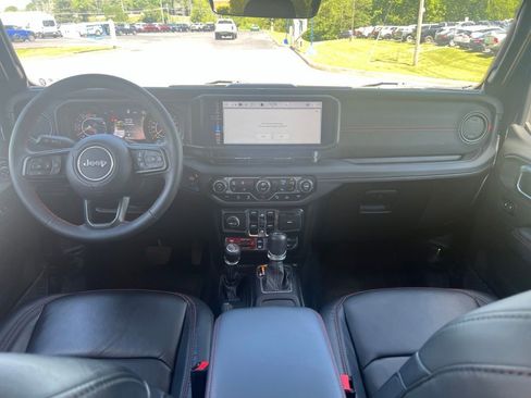 Used 2024 Jeep Wrangler Unlimited Rubicon w/ Capability Package AWD/4WD image 4
