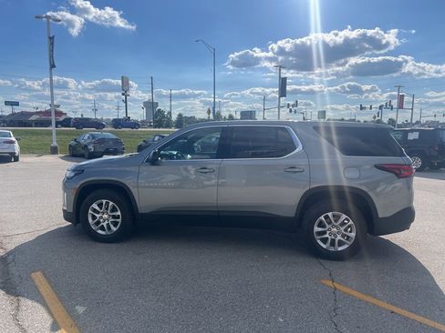 Used 2023 Chevrolet Traverse LS image 6