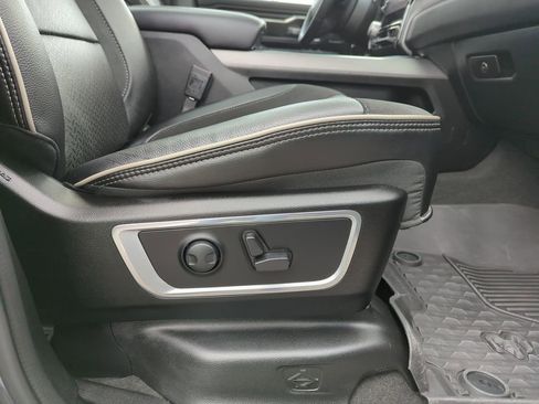 Used 2024 RAM 1500 Laramie image 39