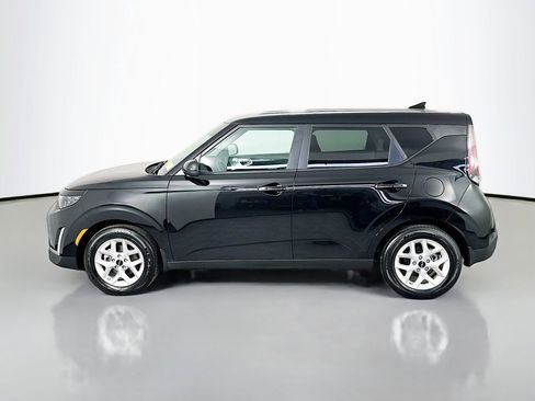Used 2025 Kia Soul LX w/ LX Technology Package FWD image 4