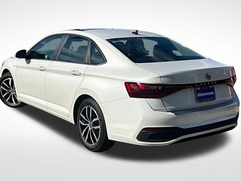 New 2026 Volkswagen Jetta SE FWD image 13