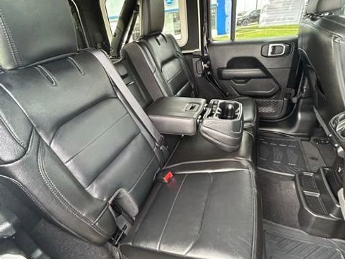 Used 2021 Jeep Wrangler Unlimited Sahara image 16