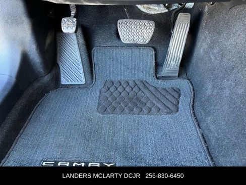 Used 2024 Toyota Camry SE image 21