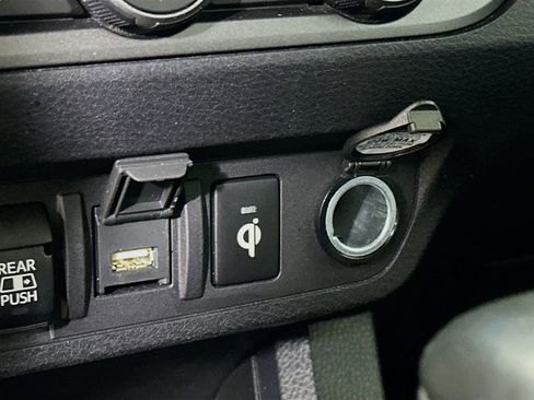 Used 2020 Toyota Tacoma TRD Sport w/ TRD Premium Sport Package image 31