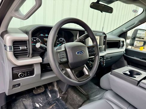 New 2026 Ford F550 4x4 Crew Cab Super Duty image 9