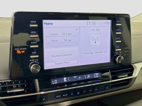 Used 2024 Toyota Sienna XLE image 14