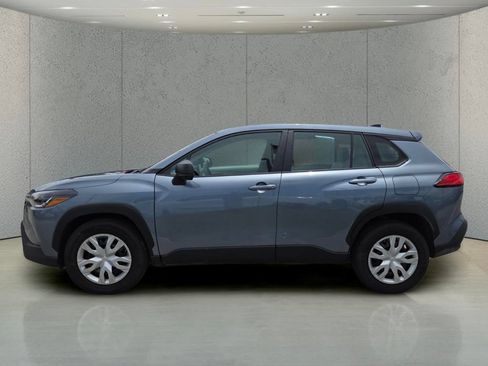 Used 2025 Toyota Corolla Cross L FWD image 9