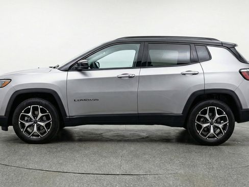Used 2025 Jeep Compass Limited image 5