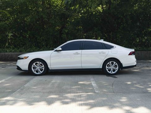 Used 2024 Honda Accord LX image 6