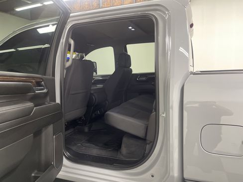Used 2024 GMC Sierra 2500 SLE w/ SLE Value Package; image 13