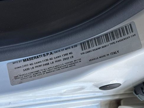 Used 2021 Maserati Ghibli image 27