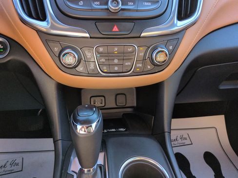 Used 2018 Chevrolet Equinox Premier image 18