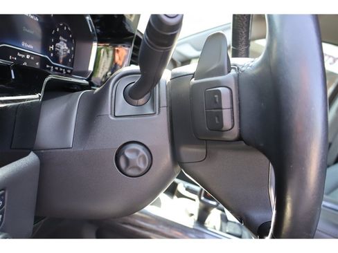 Used 2022 Chevrolet Silverado 1500 LTZ w/ LTZ Premium Package AWD/4WD image 38