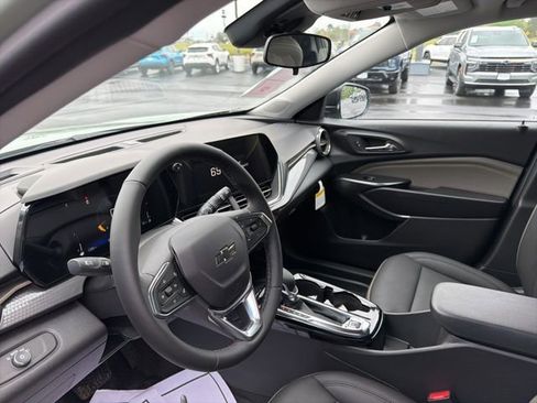 New 2026 Chevrolet Trax ACTIV w/ Sunroof Package FWD image 6