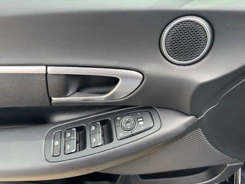 Used 2025 Hyundai Sonata SE FWD image 20