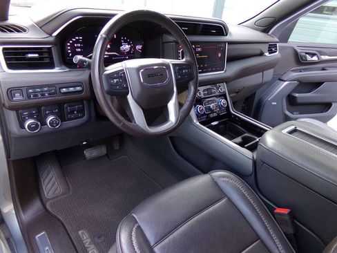 Used 2022 GMC Yukon Denali w/ Denali Premium Package AWD/4WD image 17