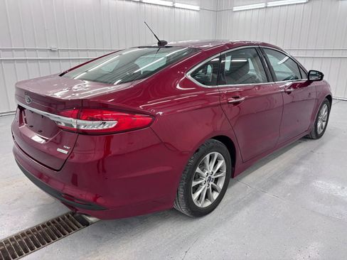 Used 2017 Ford Fusion SE w/ Fusion SE Technology Package FWD image 6