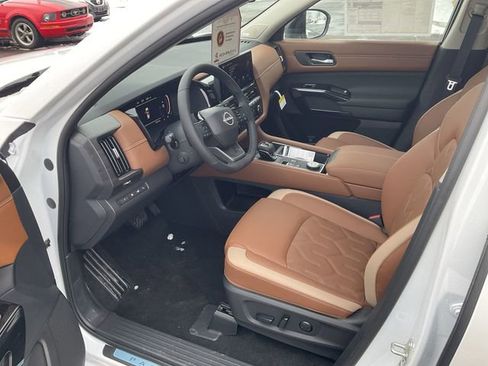 New 2026 Nissan Pathfinder Platinum w/ Cargo Package AWD/4WD image 10