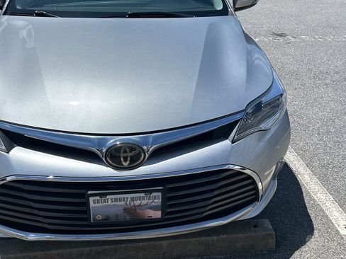 Used 2018 Toyota Avalon XLE FWD image 8