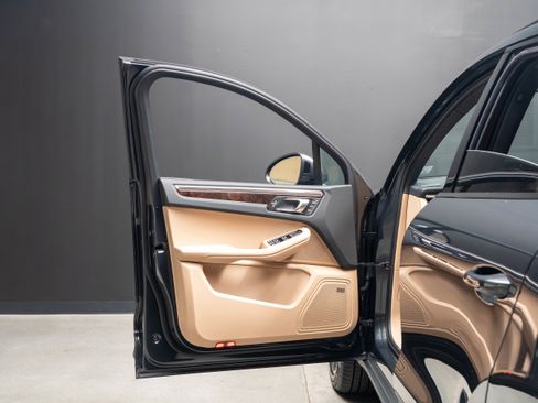 New 2026 Porsche Macan AWD/4WD image 31