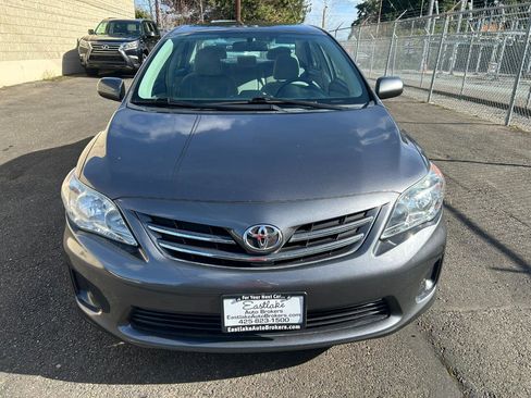 Used 2013 Toyota Corolla LE image 2