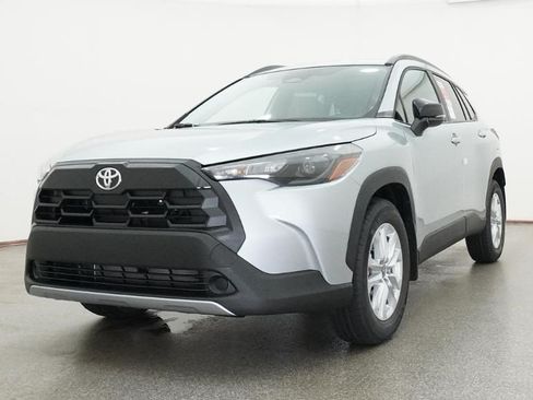 Used 2026 Toyota Corolla Cross LE FWD image 53