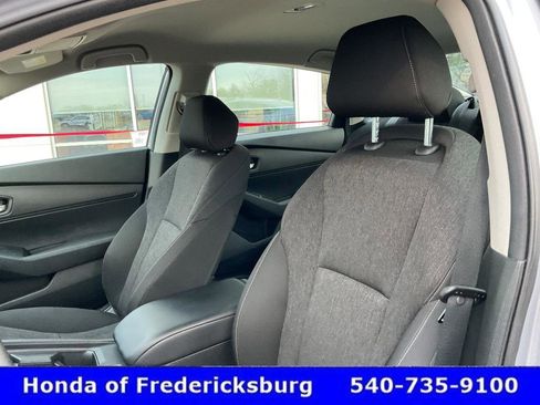 Certified 2025 Honda Accord LX image 27