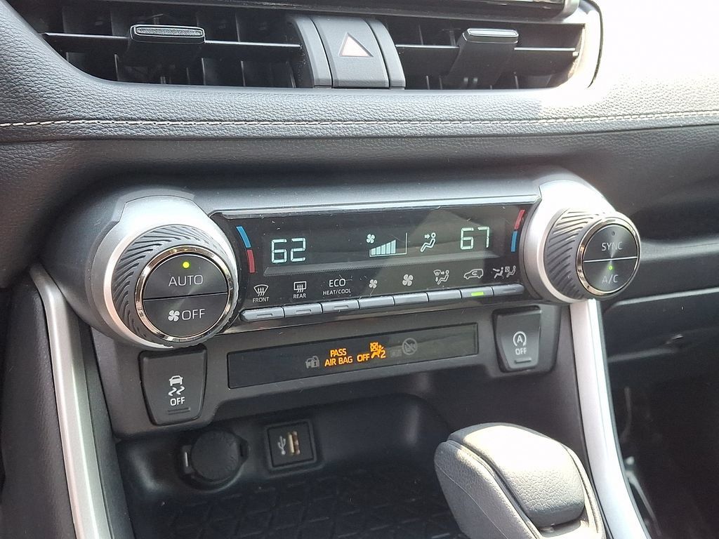 Certified 2025 Toyota RAV4 XLE AWD/4WD image 18
