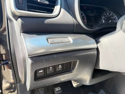 Used 2017 Nissan Maxima SR w/ Midnight Edition FWD image 10