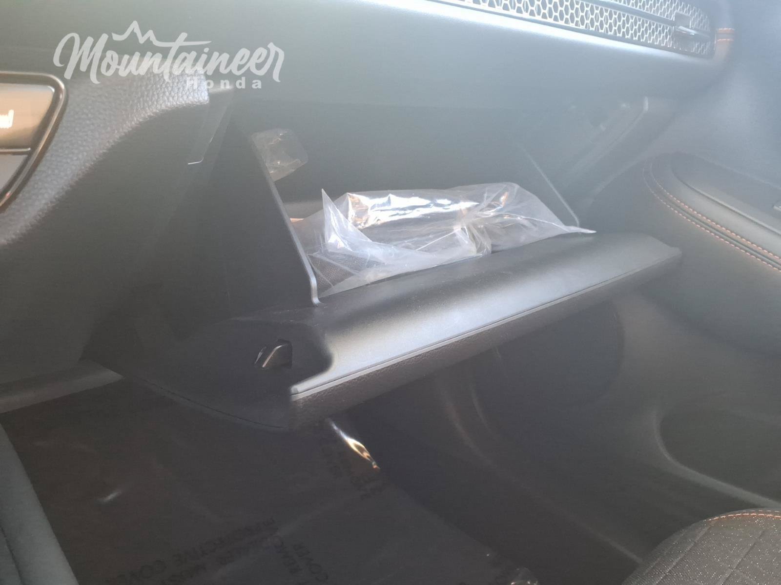 Used 2025 Honda HR-V Sport image 42