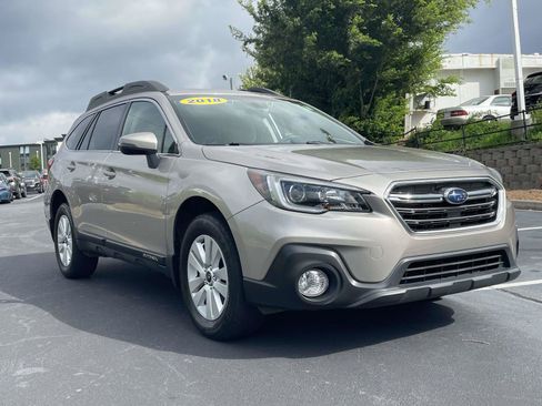 Used 2018 Subaru Outback 2.5i Premium AWD/4WD image 1