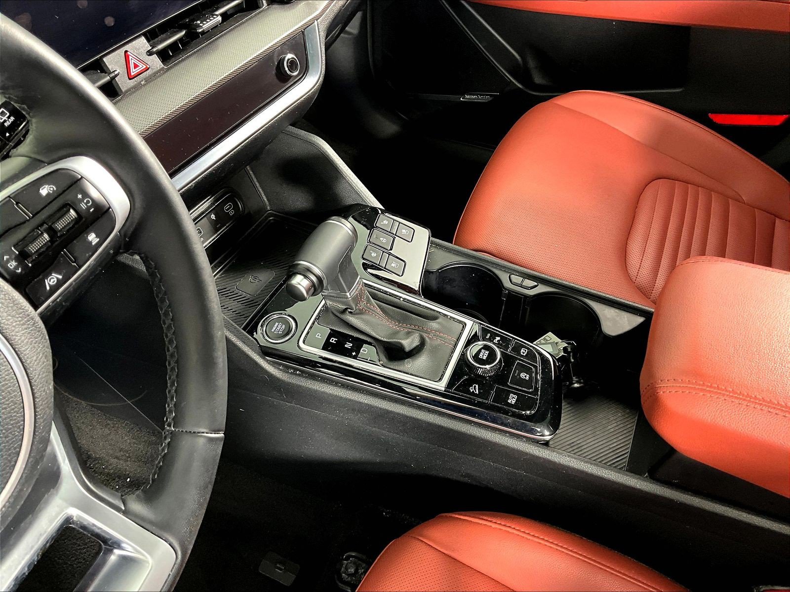 Used 2024 Kia Sportage SX FWD image 17
