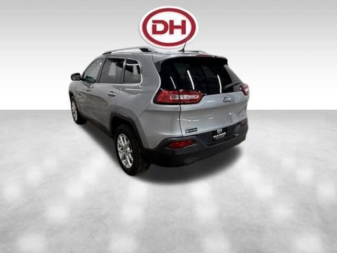 Used 2014 Jeep Cherokee Latitude AWD/4WD image 9