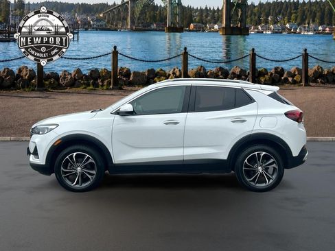 Used 2022 Buick Encore GX Select w/ Safety Package II AWD/4WD image 8