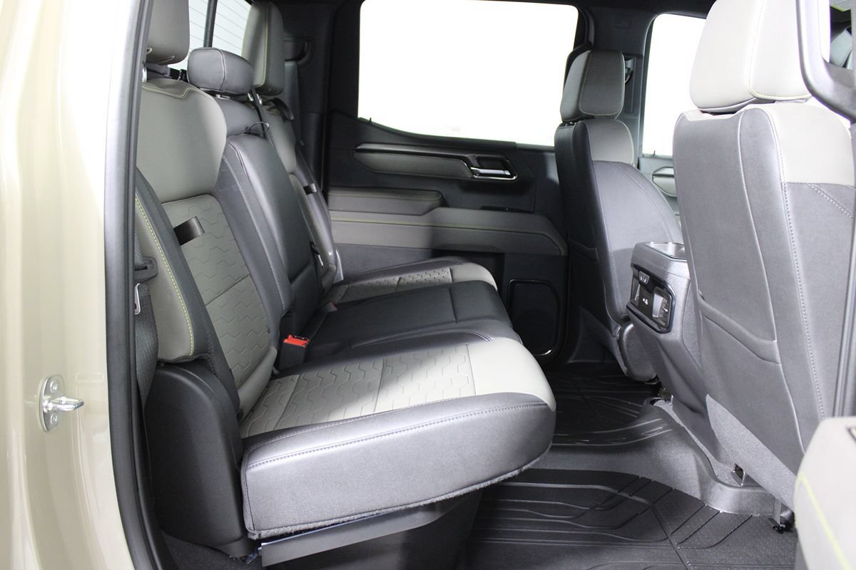 Used 2023 Chevrolet Silverado 1500 ZR2 w/ Technology Package AWD/4WD image 38
