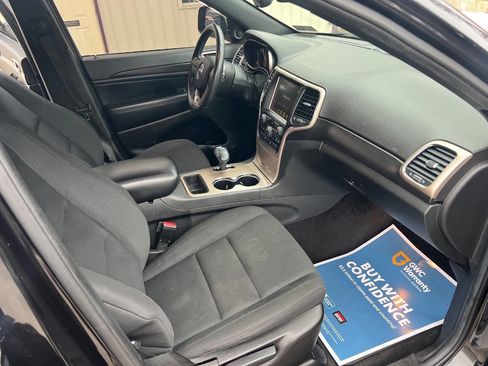 Used 2014 Jeep Grand Cherokee Laredo w/ 18" Wheel & 8.4" Radio Group image 20