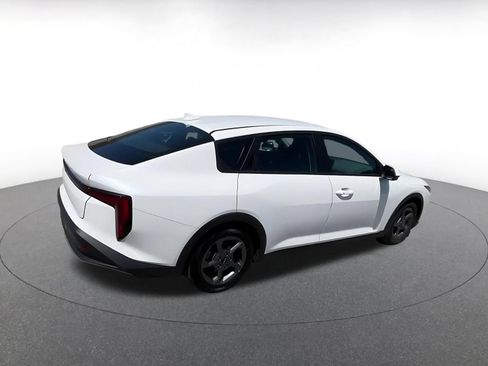 Used 2025 Kia K4 FWD image 15