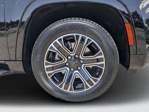 New 2026 Jeep Grand Wagoneer L 4WD w/ Premium Group I image 10
