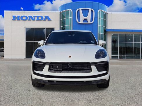 Used 2023 Porsche Macan Turbo image 8