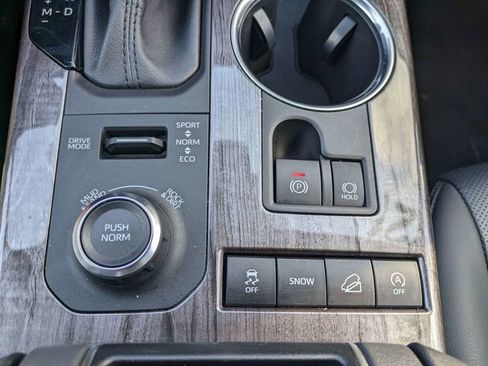 Used 2021 Toyota Highlander Platinum image 32