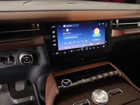 Used 2025 Lincoln Navigator L Reserve image 6