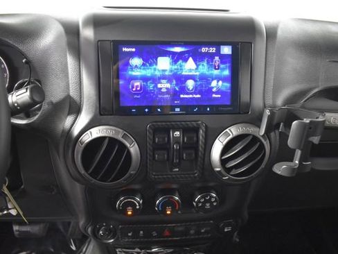 Used 2018 Jeep Wrangler Unlimited Sport AWD/4WD image 17