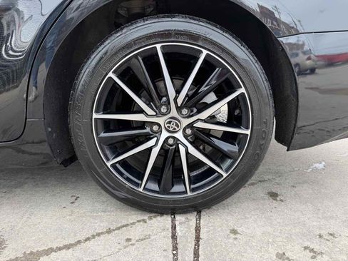 Used 2021 Toyota Camry SE image 9