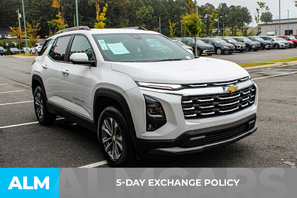 Used 2025 Chevrolet Equinox LT w/ Convenience Package II FWD image 3