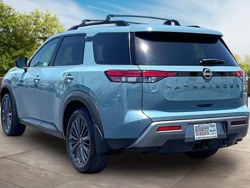 New 2026 Nissan Pathfinder SL w/ SL Premium Package FWD image 3