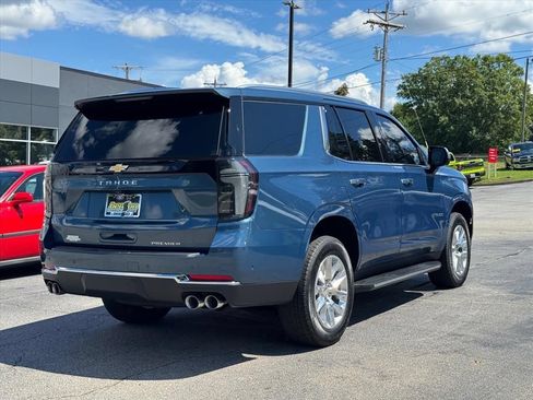 Used 2025 Chevrolet Tahoe Premier RWD image 3