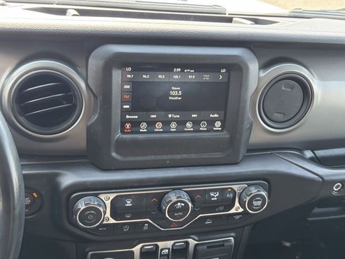 Used 2022 Jeep Wrangler Unlimited Sport image 18